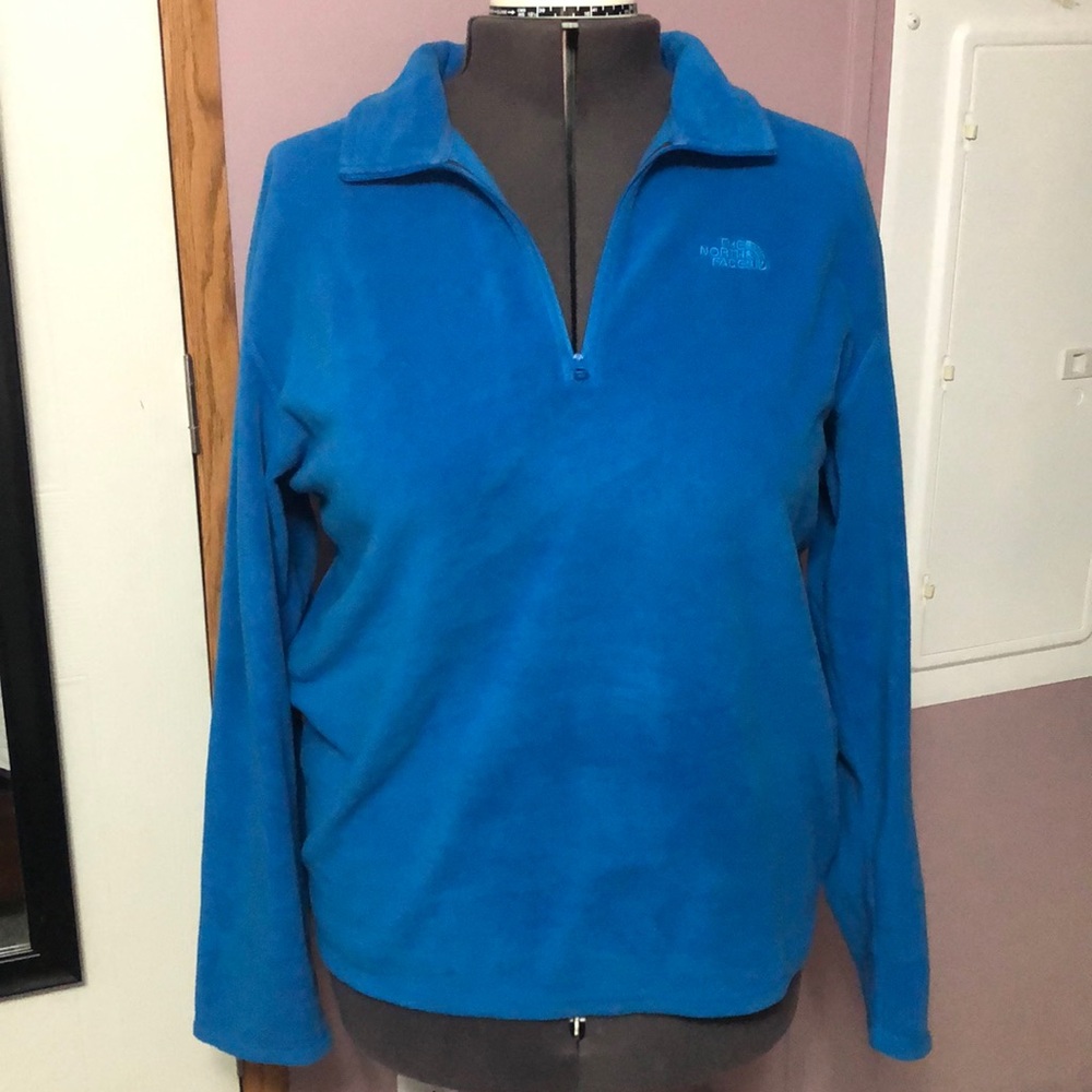 Blue North Face Pullover.